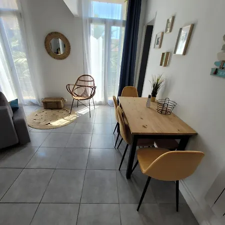 Les Palmiers D'hyeres Apartment *